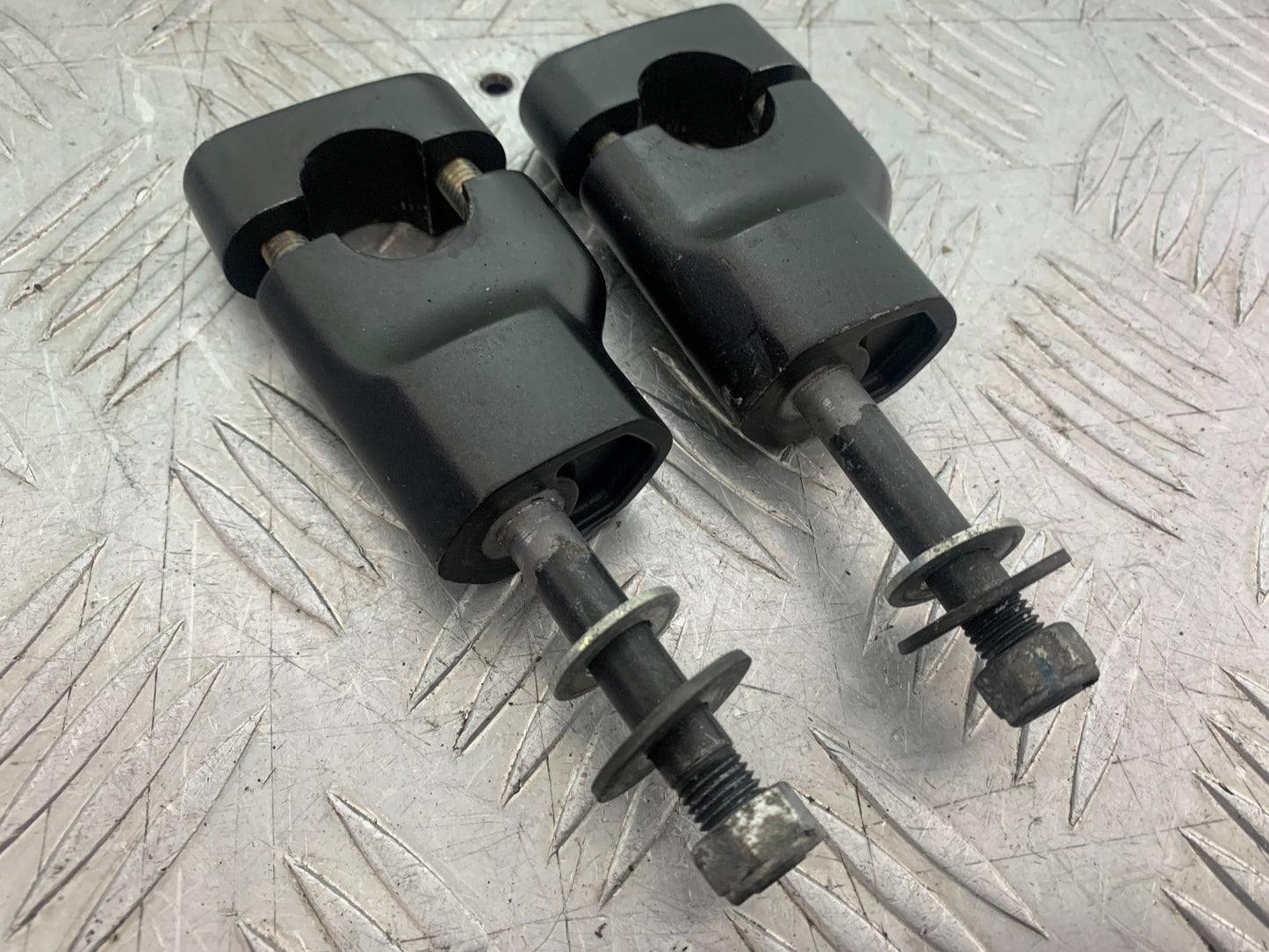 YAMAHA XJ6 XJ6-S HANDLEBAR RISERS YEAR 2009-2015 (CMB1212)