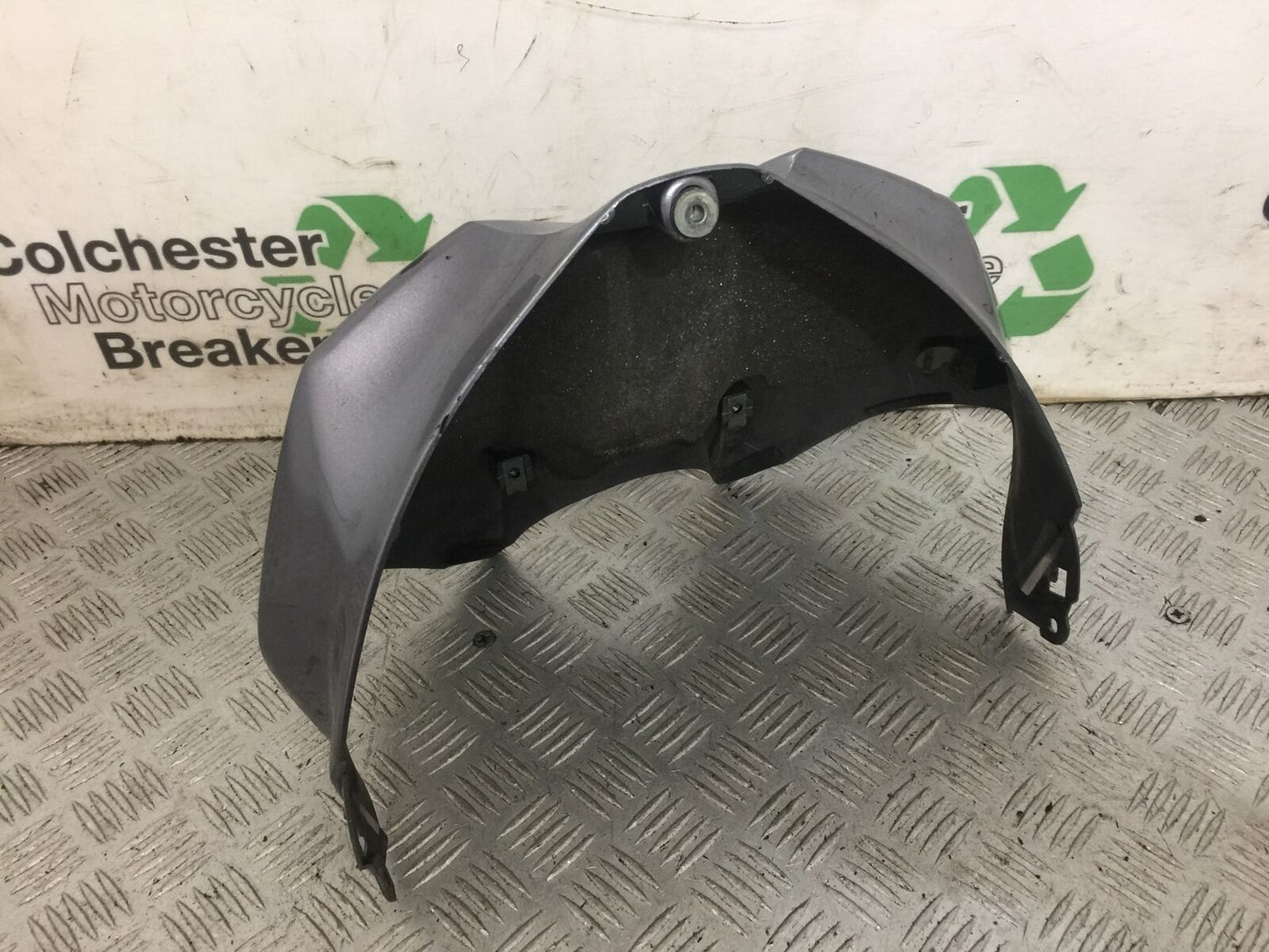 YAMAHA YZF R1 5VY TANK COVER YEAR 2004-2006 (STOCK 748)