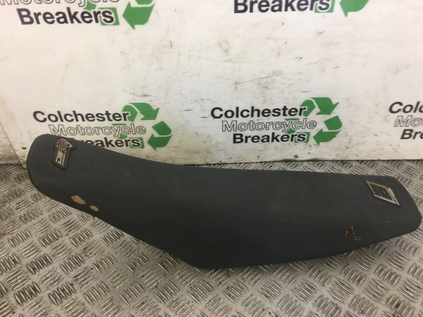 YAMAHA YZF450 YFZ 450 SEAT YEAR 2003-05 (STOCK 588)