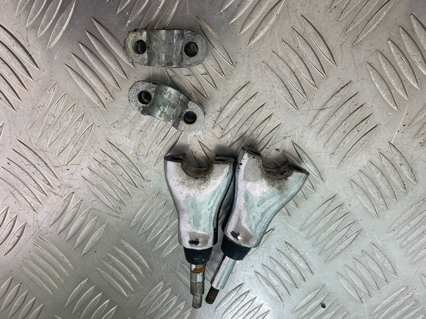 AJS DD125 REGAL RAPTOR HANDLEBAR RISERS YEAR 2007 (CMB1061)