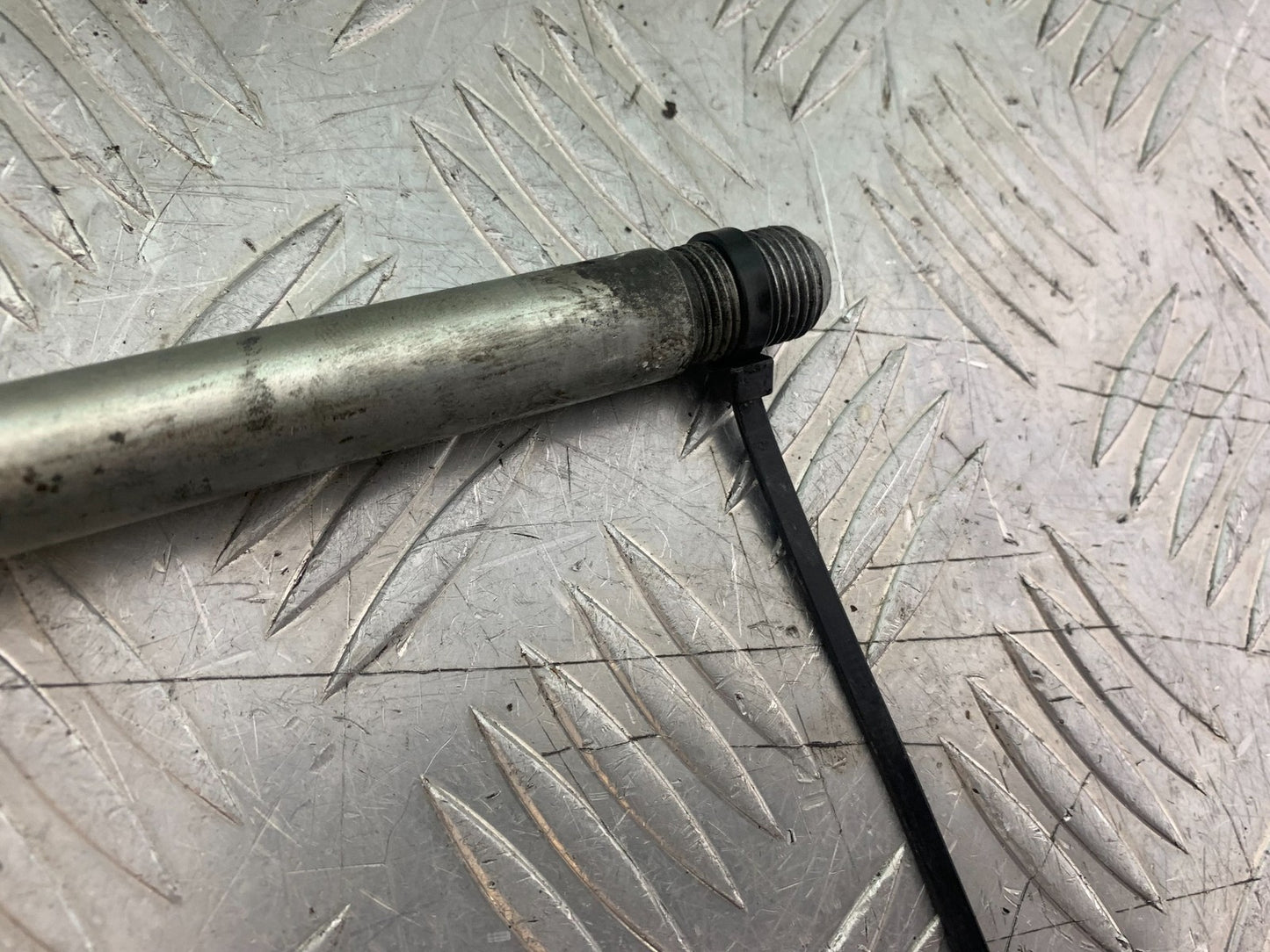YAMAHA XJ6 XJ6-S FRONT WHEEL SPINDLE YEAR 2009-2015 (CMB1212)