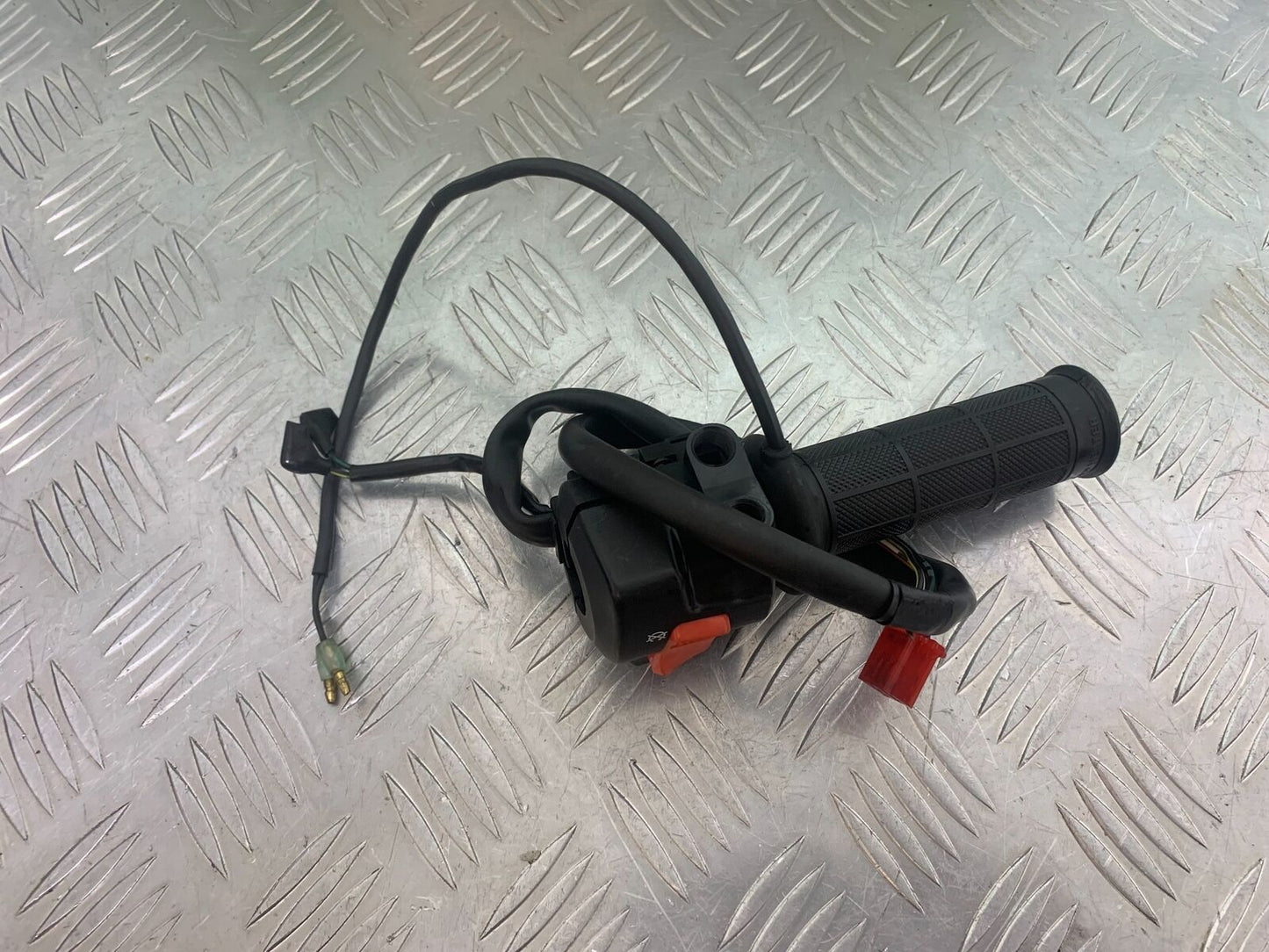 HONDA CBR 929 RRY FIREBLADE RIGHT SWITCH GEAR YEAR 2000-01 (CMB1026)