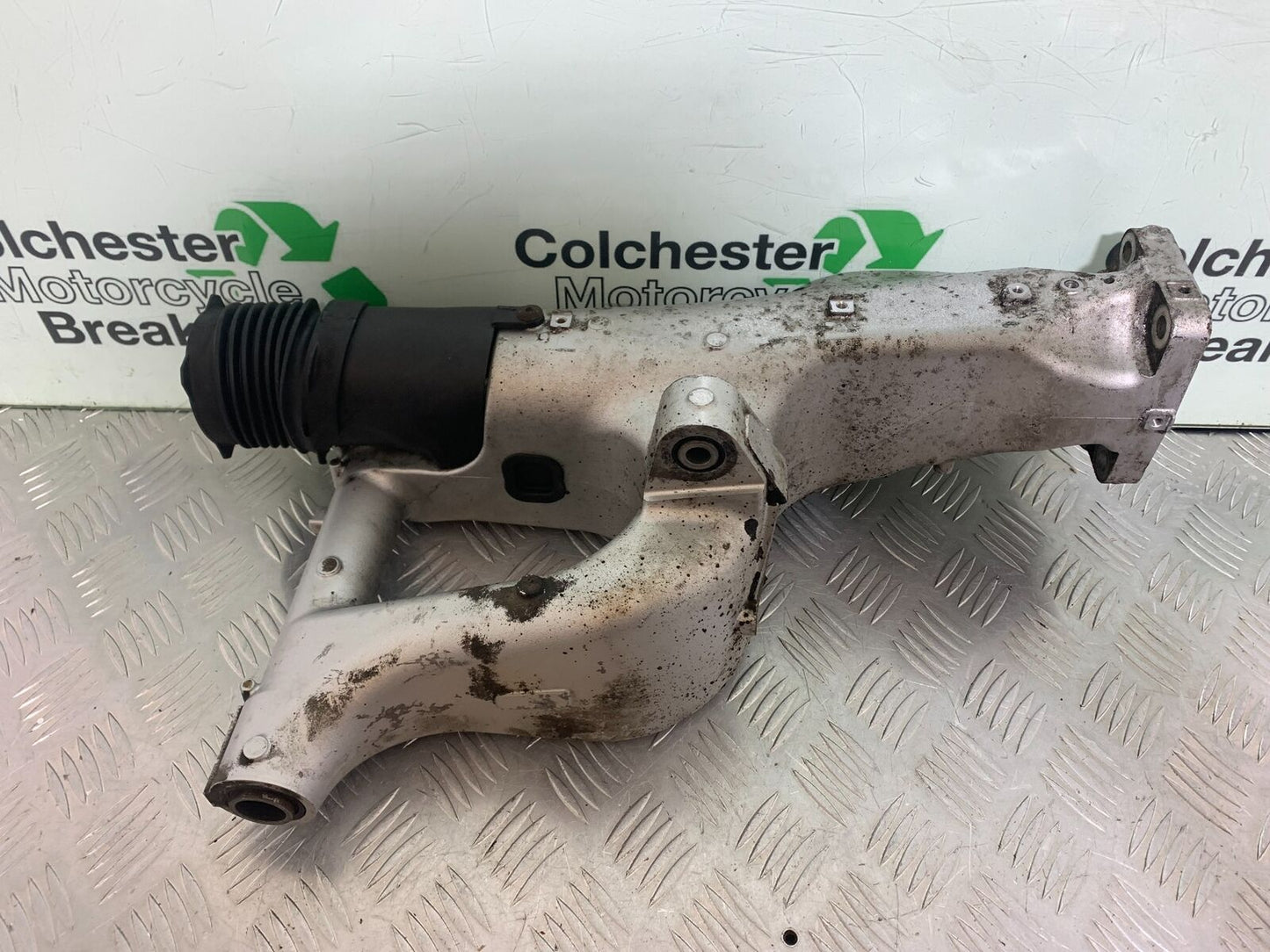 HONDA VFR1200 VFR 1200 FA SWINGARM YEAR 2010-11 CMB1088)