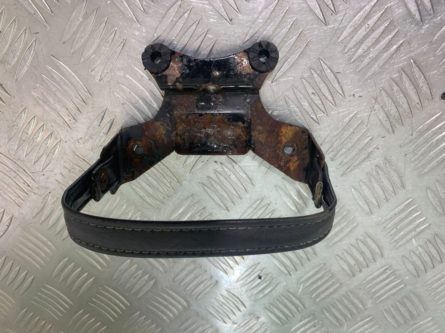 AJS DD125 REGAL RAPTOR SEAT STRAP YEAR 2007 (CMB1061)