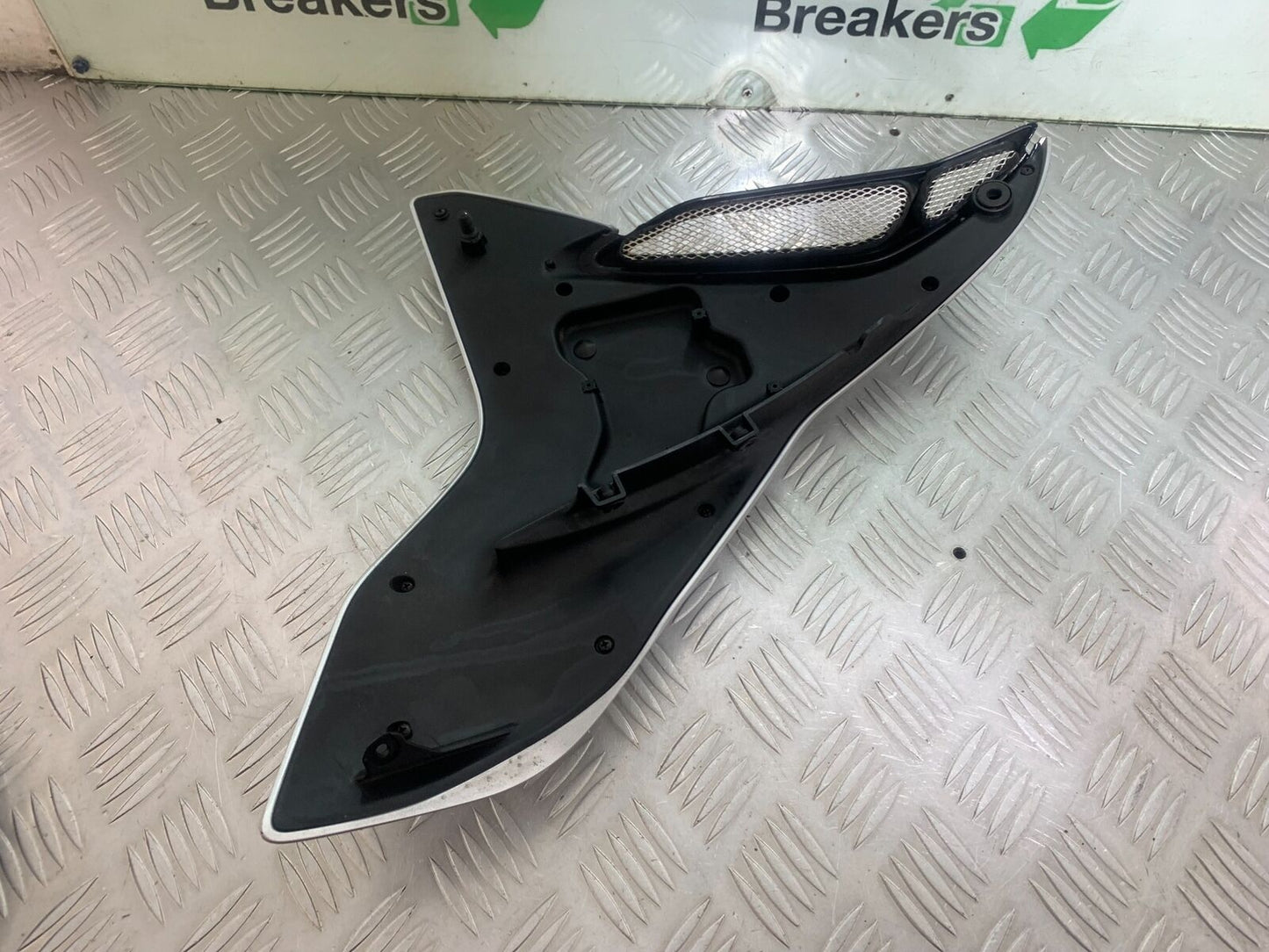 MV AGUSTA TURISMO VELOCE 800 LEFT FAIRING PANEL YEAR 2014-17 (CMB1051)