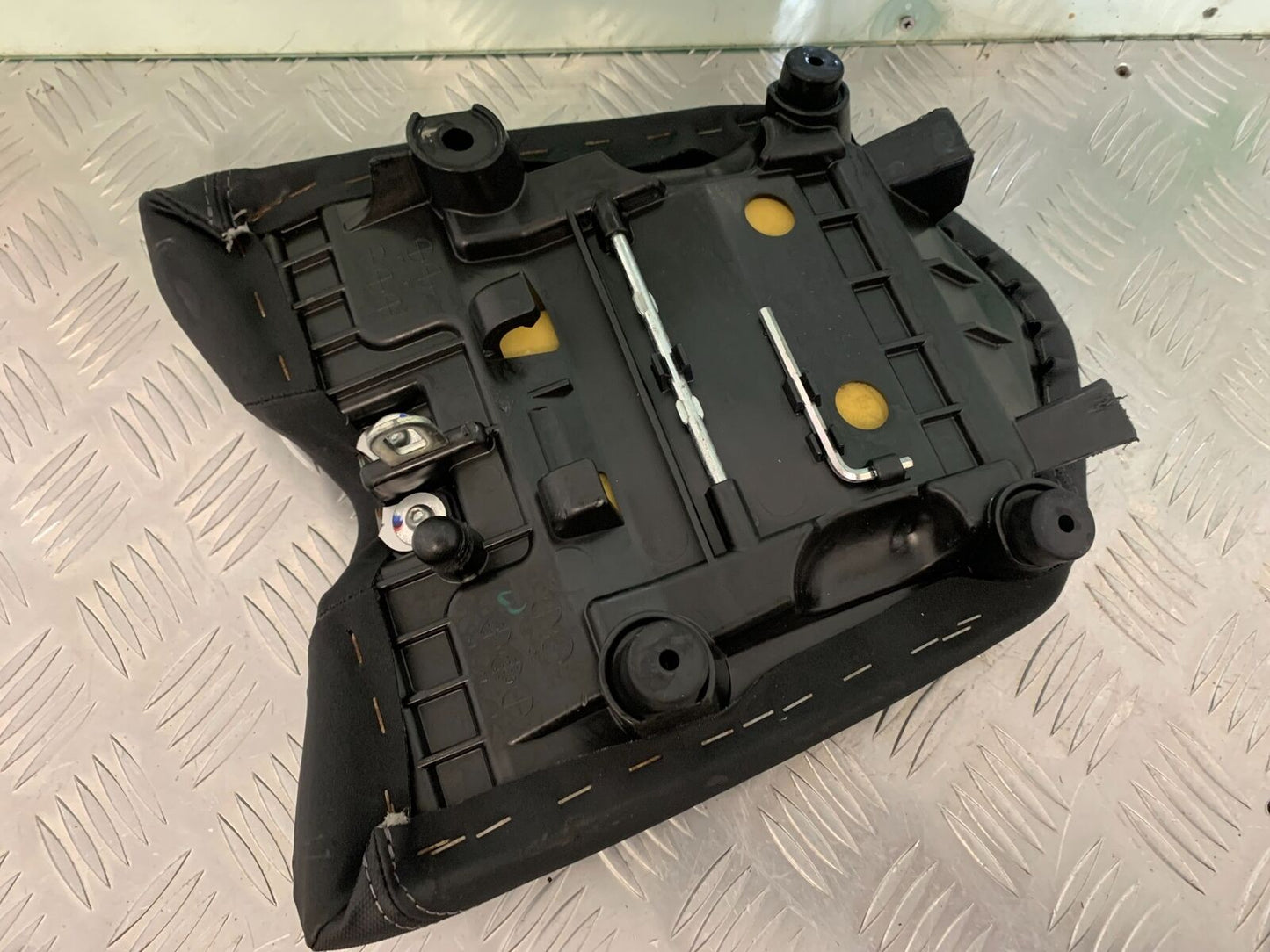 YAMAHA MT09 MT-09 TRACER 900 GT REAR SEAT YEAR 2018-2020 (STOCK 982)