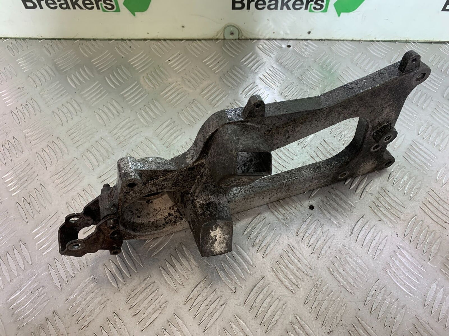 PIAGGIO X EVO 400 EXHAUST BRACKET YEAR 2007-2011 (CMB1069)