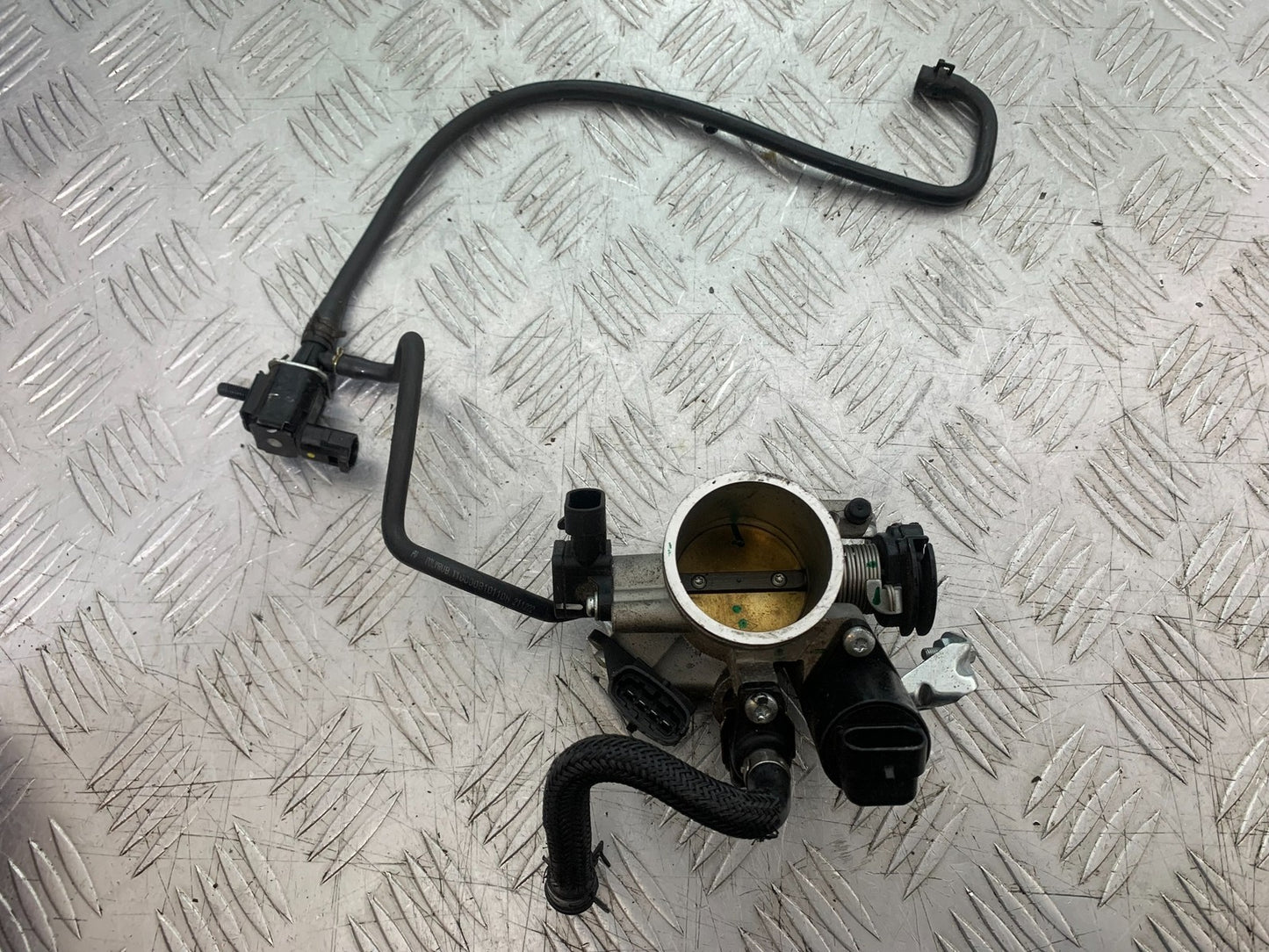 BSA 650 GOLD STAR THROTTLE BODIES YEAR 2022-2025 (CMB1262)