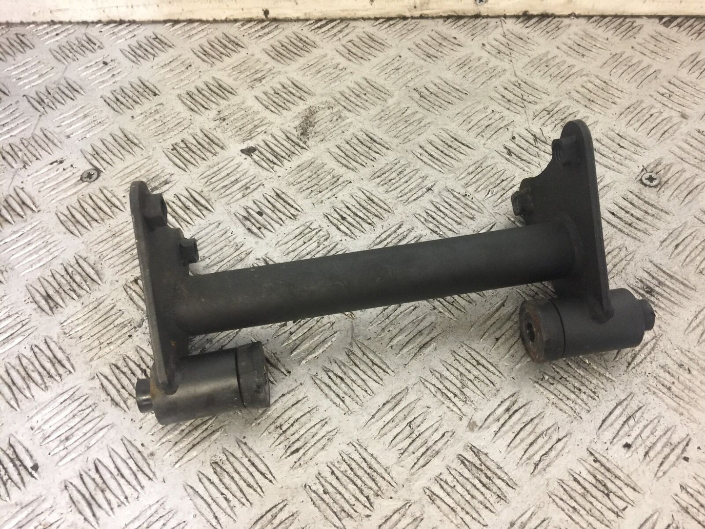 KAWASAKI VN900 CLASSIC FRAME MOUNT YEAR 2006-2015 (STOCK 706)