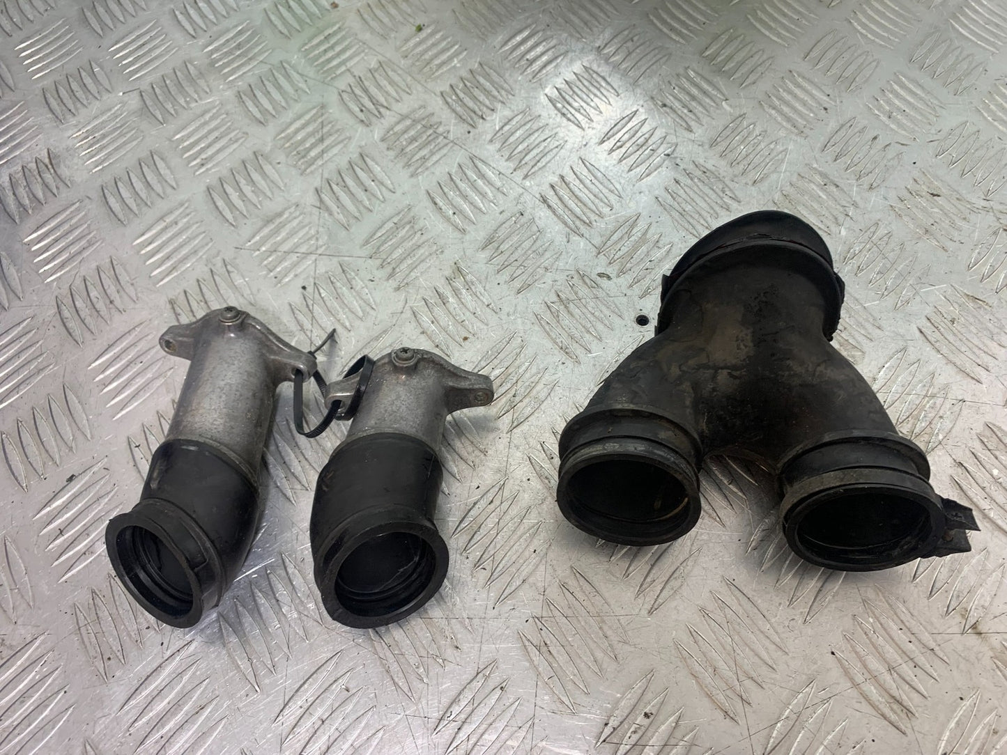 HONDA GL500 GL 500 SILVERWING CARB AND AIR BOX RUBBERS YEAR 1981-82 (CMB1168)