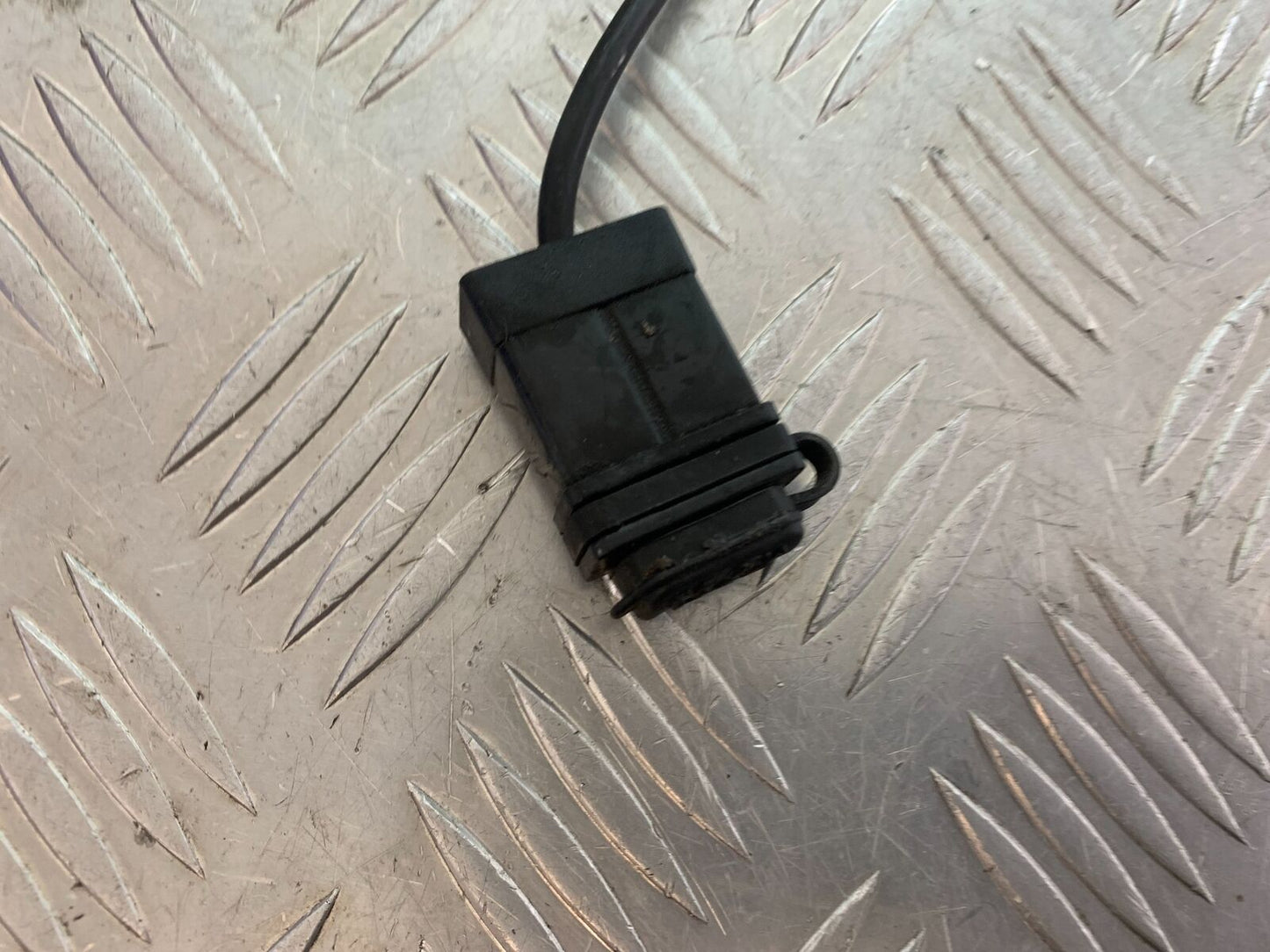 TRIUMPH BONNEVILLE T100 USB LEAD YEAR 2017-2021 (CMB1084)