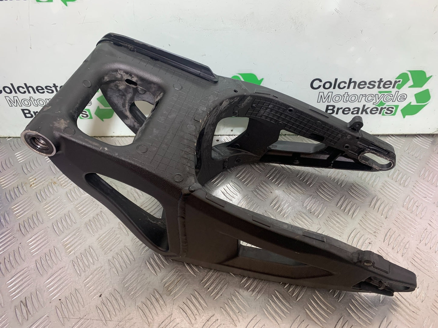KAWASAKI ZX10R ZX 10R SWINGARM YEAR 2011-2015 (CMB1154)