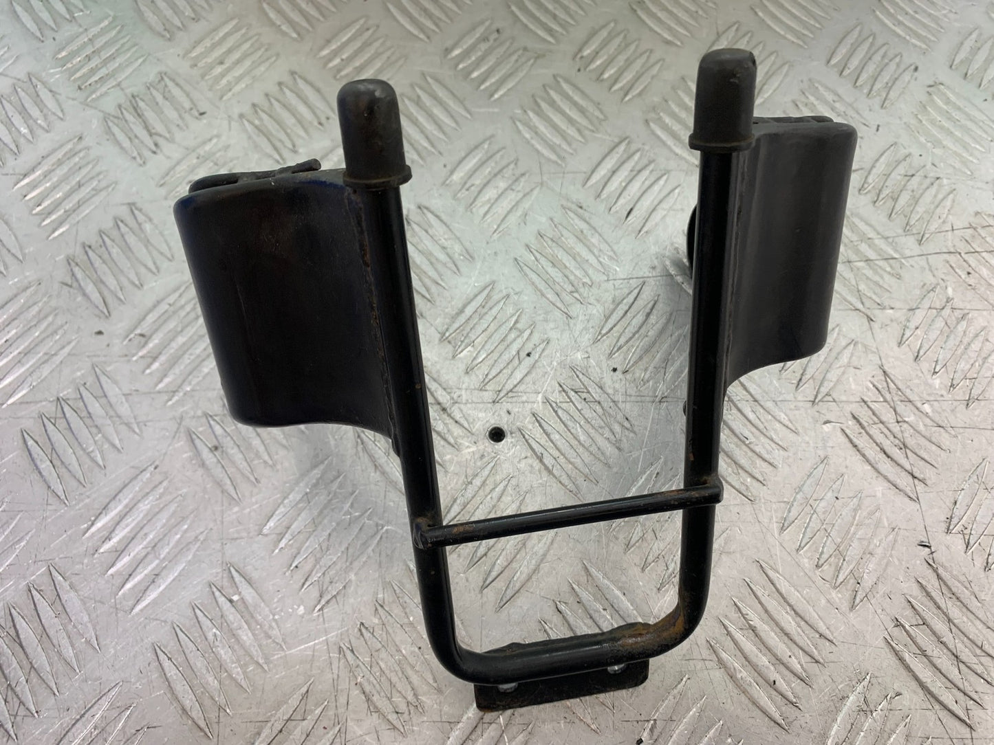 YAMAHA YBR125 YBR 125 HEADLIGHT BRACKET YEAR 2010-2017 (CMB1252)