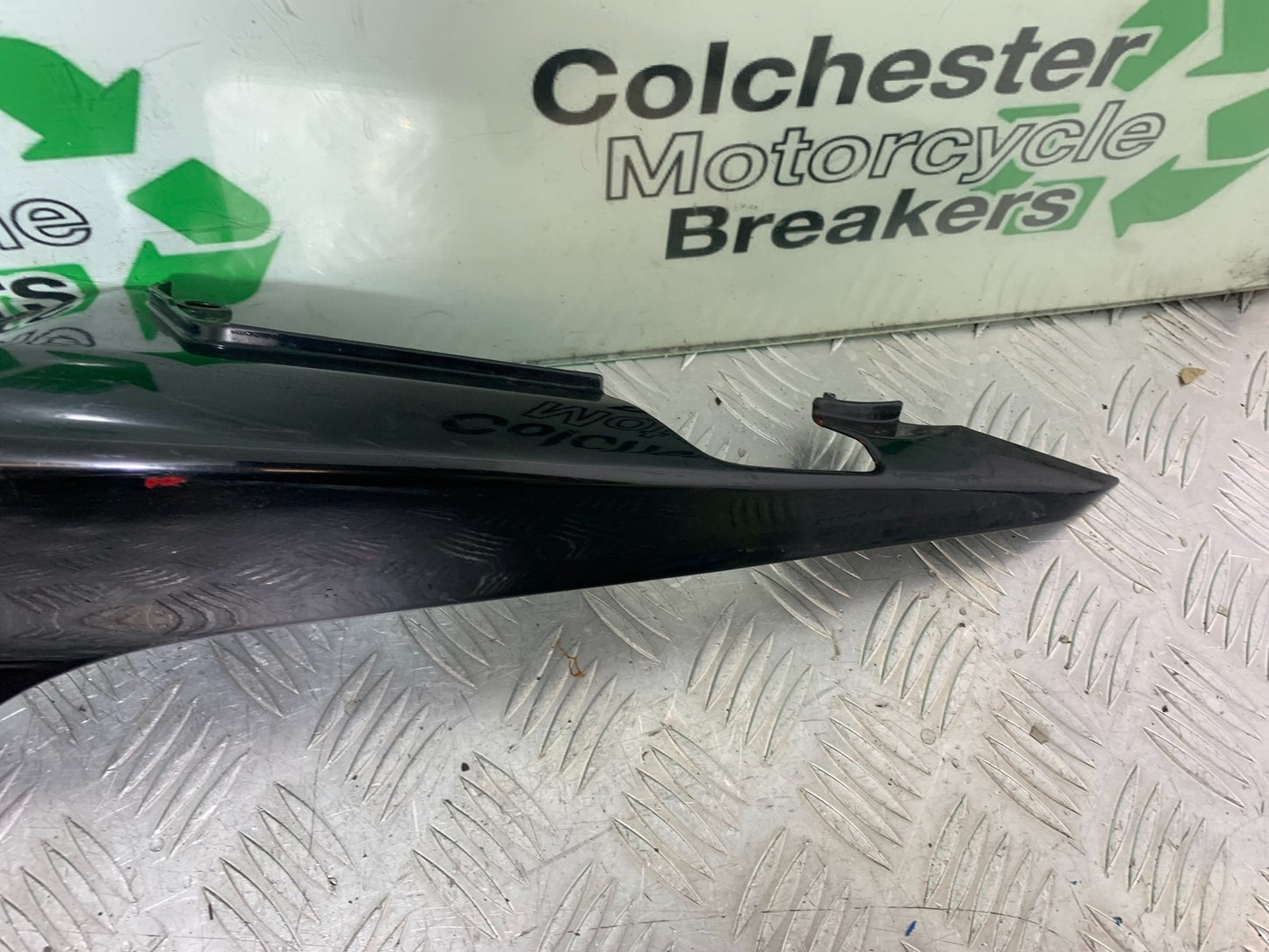 HONDA CB500 F CB500F RIGHT SEAT PANEL YEAR 2013-2015 (CMB1235)