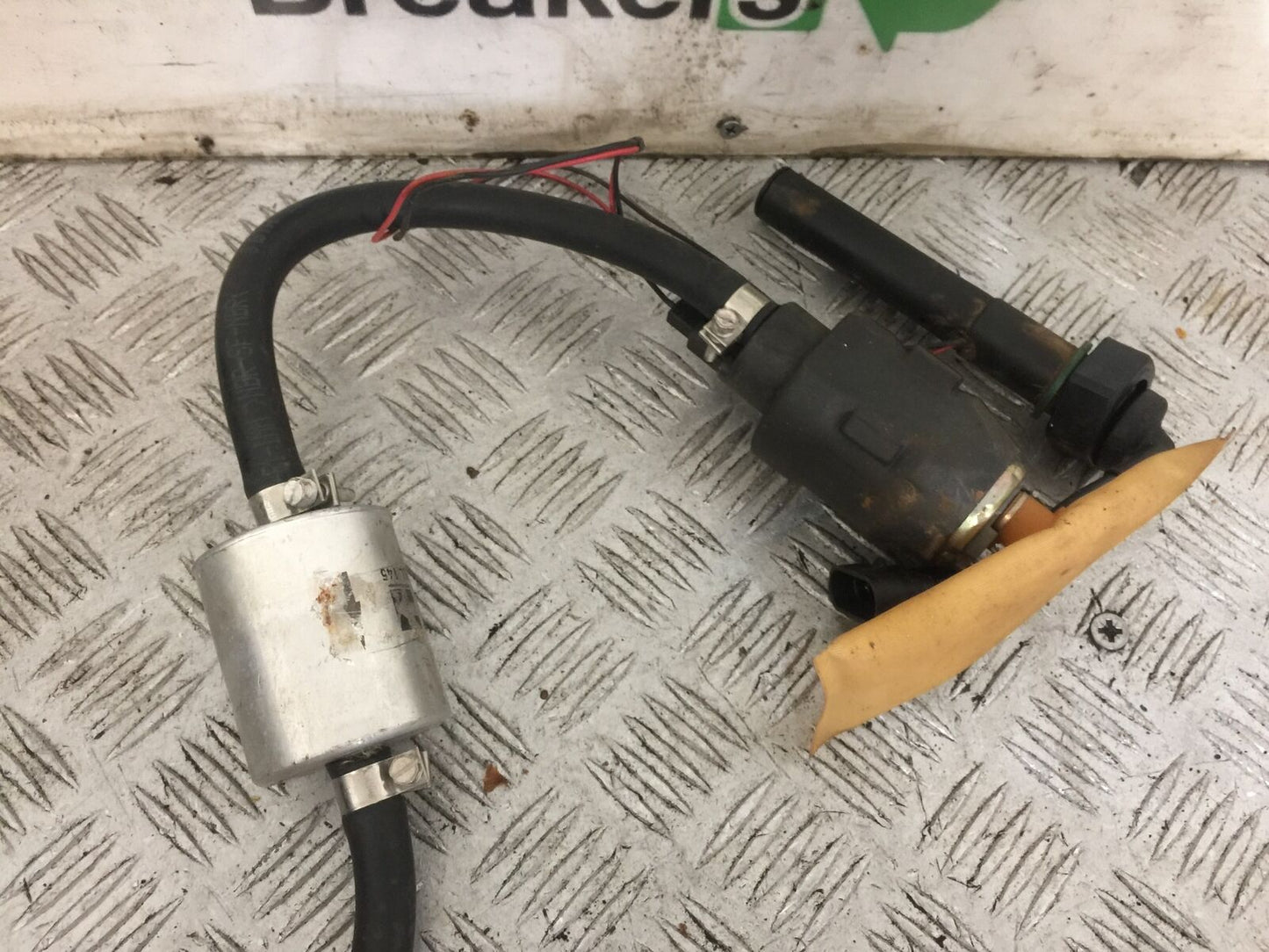 DUCATI MONSTER S4 916 PETROL PUMP YEAR 2001 STOCK (755)