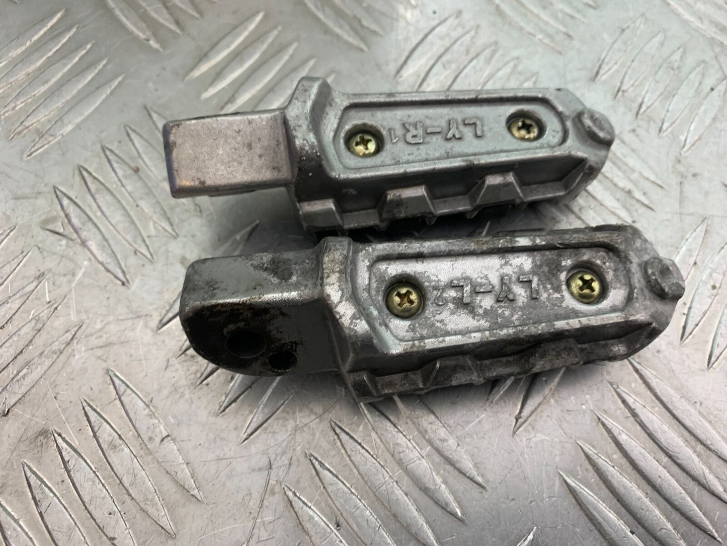 BENELLI LEONCINO 500 TRIAL REAR FOOTPEGS YEAR 2020 (CMB1106)