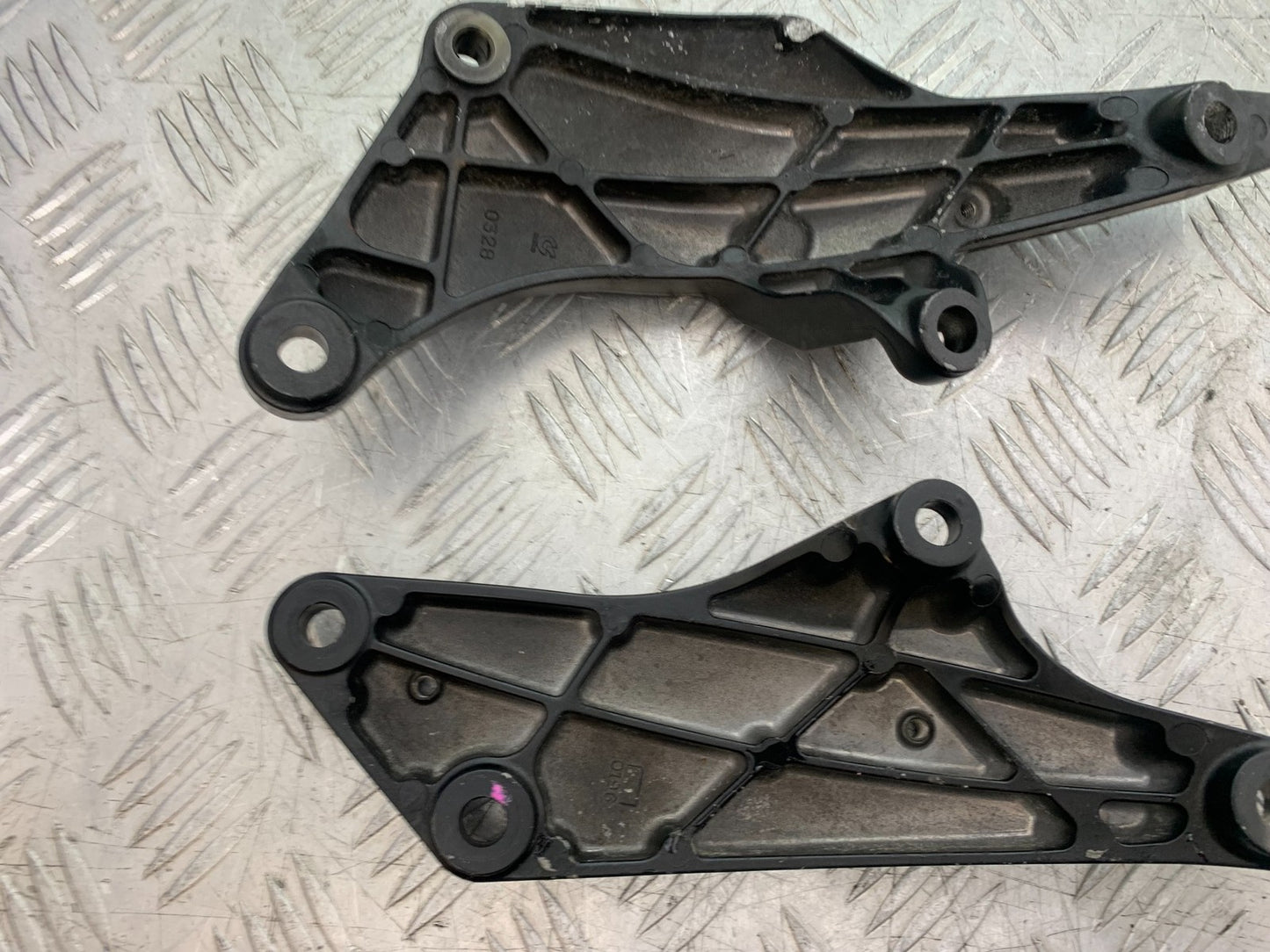 KAWASAKI ZX10R ZX10 R ENGINE BRACKETS 2008-2010 (CMB1301)