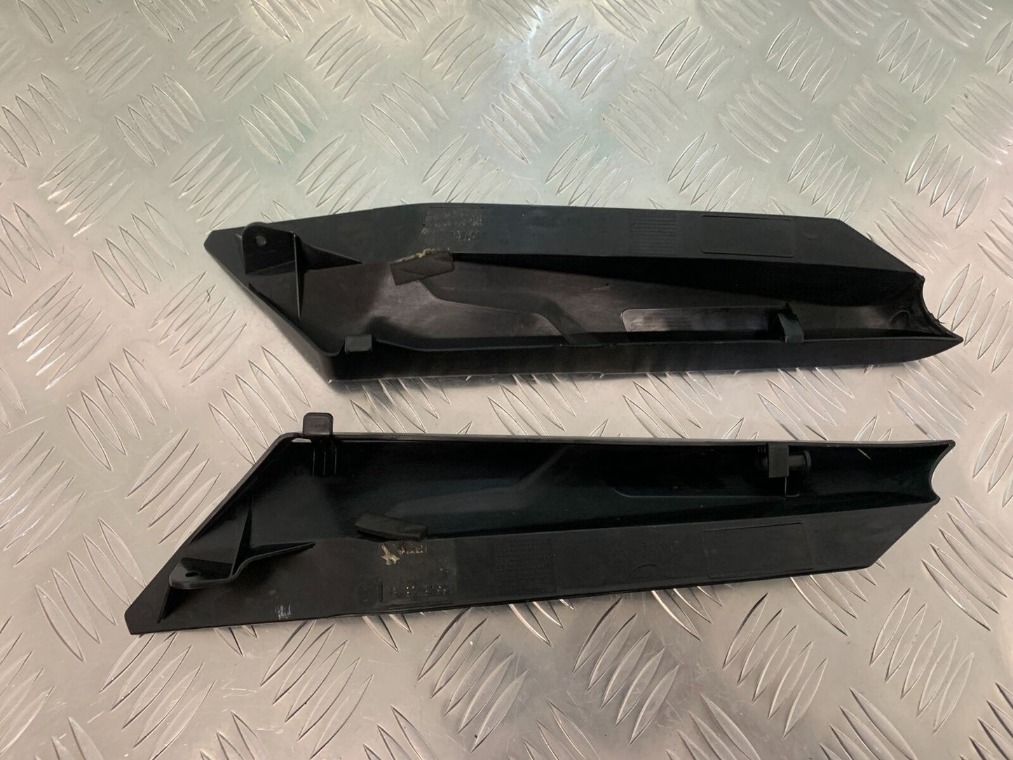 TRIUMPH TIGER 800 XCA SIDE INFILL PANELS YEAR 2015-2017 (STOCK 940)
