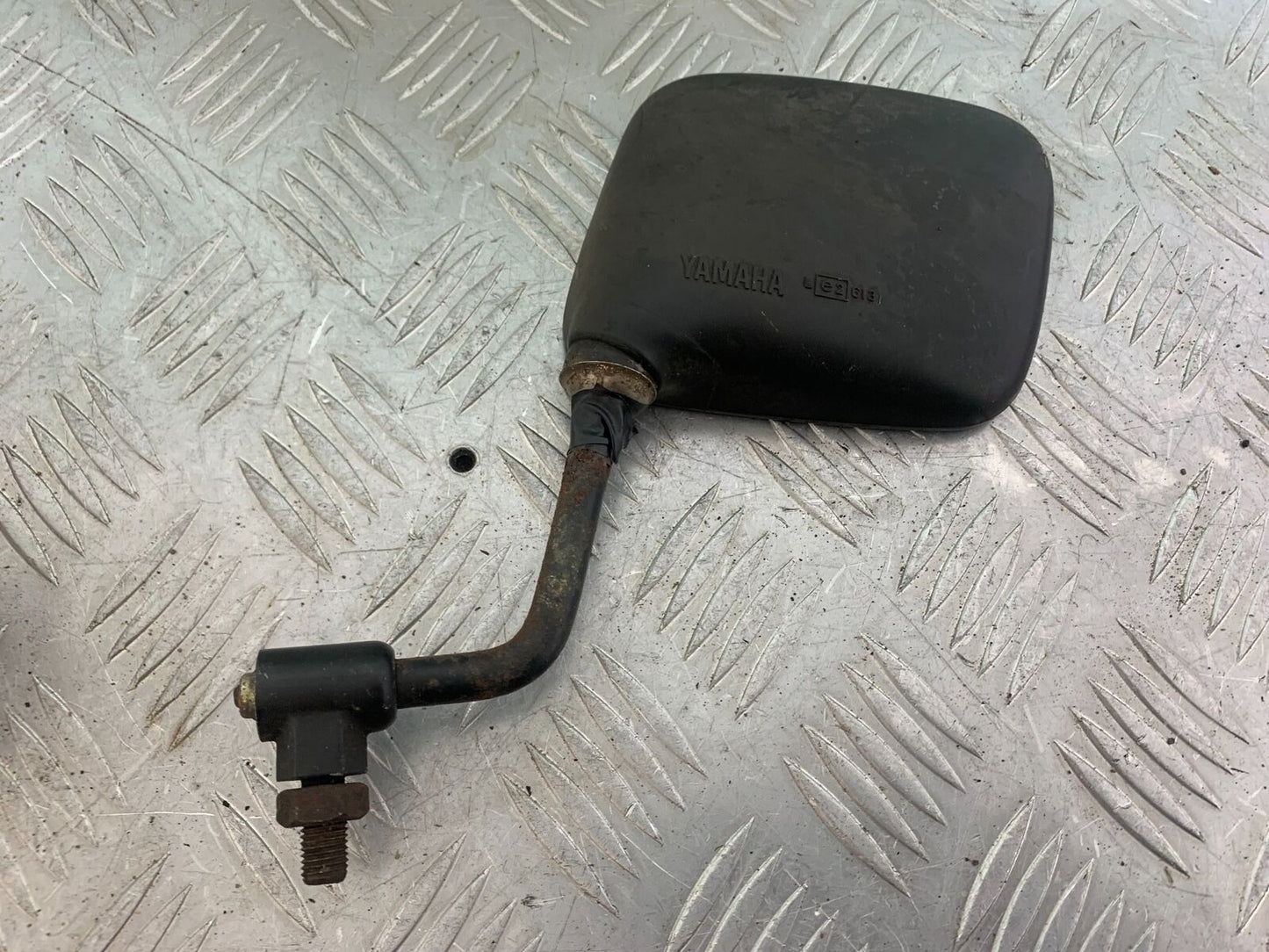 YAMAHA FJ1100 FJ 1100 LEFT MIRROR YEAR 1984-85 (CMB1101)