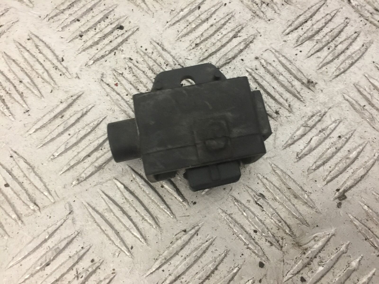 BMW R850 R R850R RELAY YEAR 1994-2002 (STOCK 831)