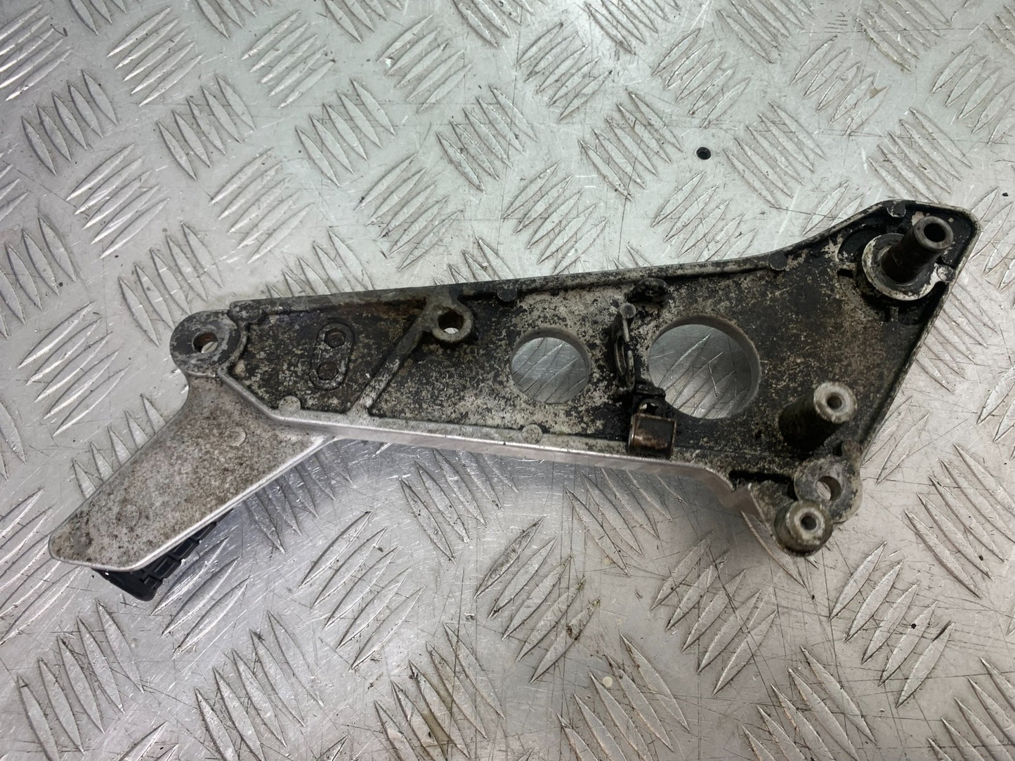 HONDA NTV 600 REVERE RIGHT HANGER YEAR 1988-1996 (CMB1281)