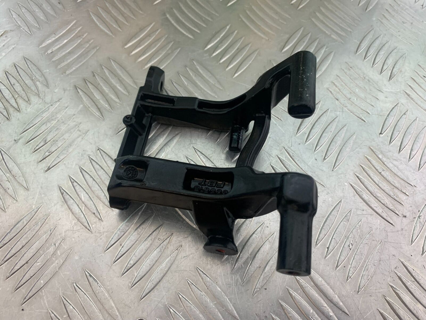 DUCATI DIAVEL 1200 OIL COOLER BRACKET YEAR 2014-17 (CMB1054)