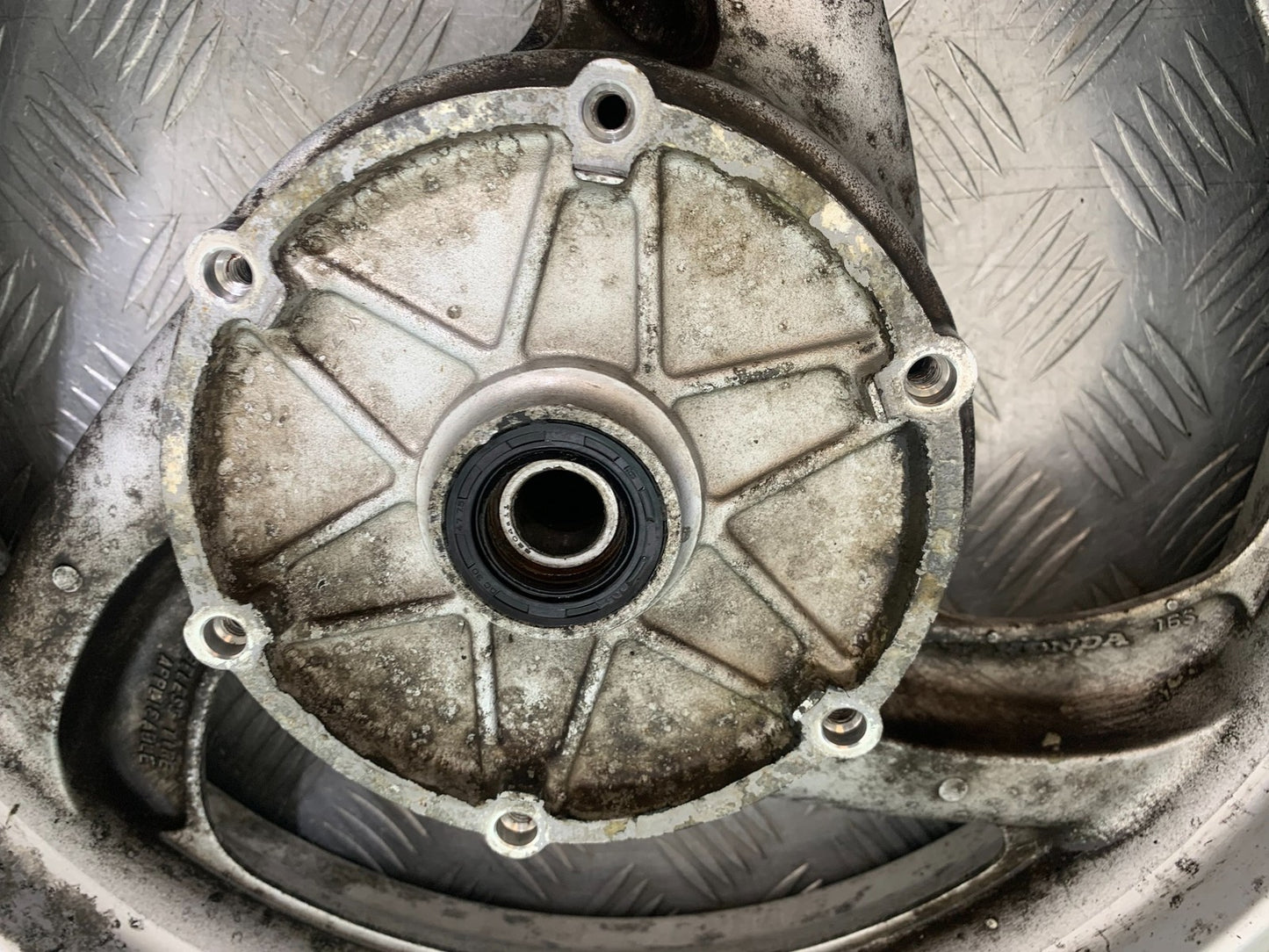 HONDA NT650 V DEAUVILLE FRONT WHEEL YEAR 1999 (CMB1268)