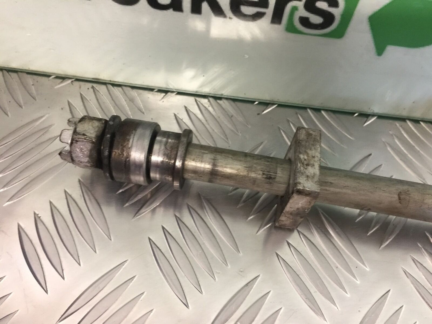 KAWASAKI VN 650 VULCAN REAR WHEEL SPINDLE YEAR 2017-2021 (STOCK 924)