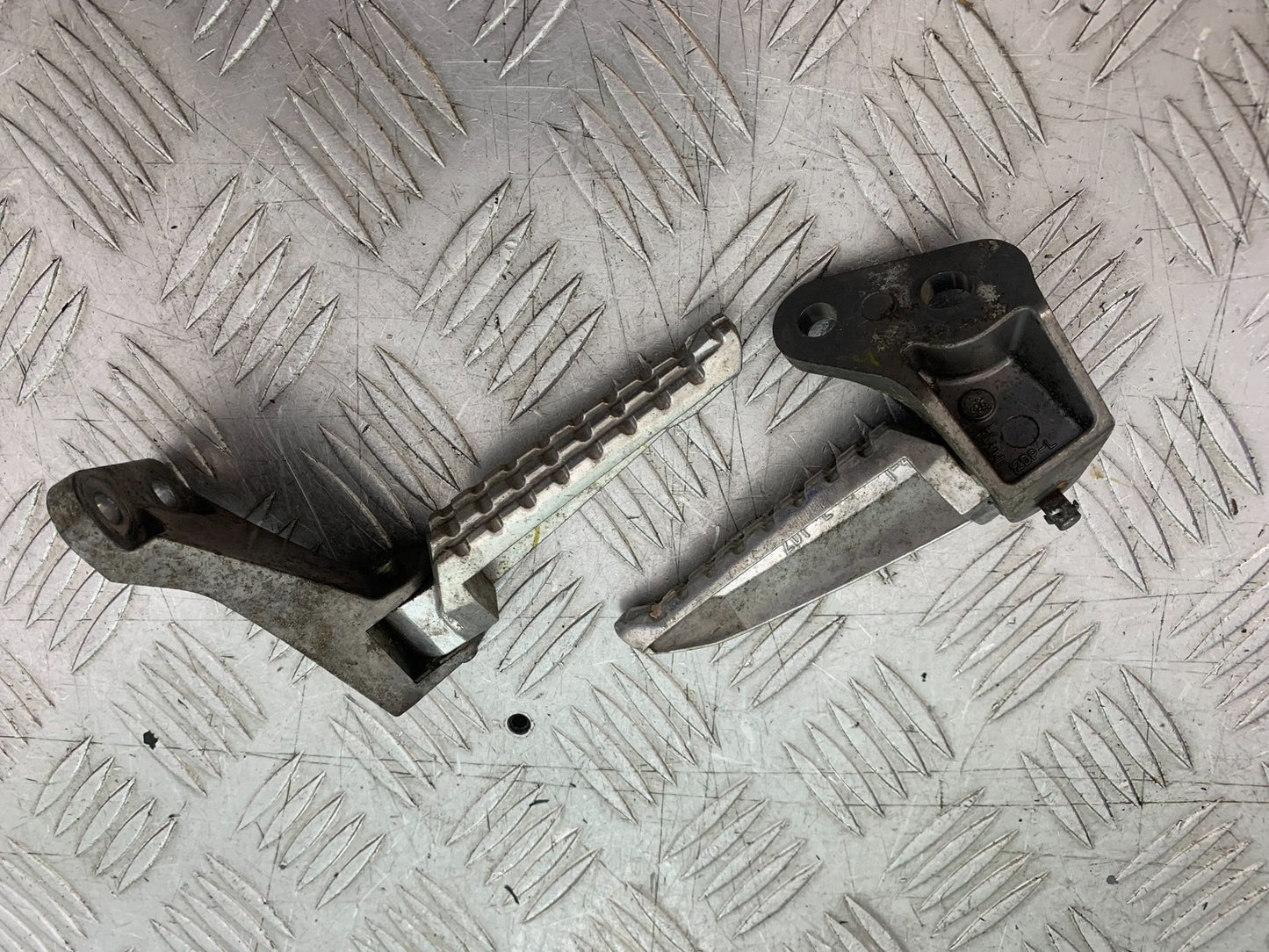 YAMAHA NMAX-125 N MAX 125 FOOTPEGS YEAR 2015-2020 (CMB1231)
