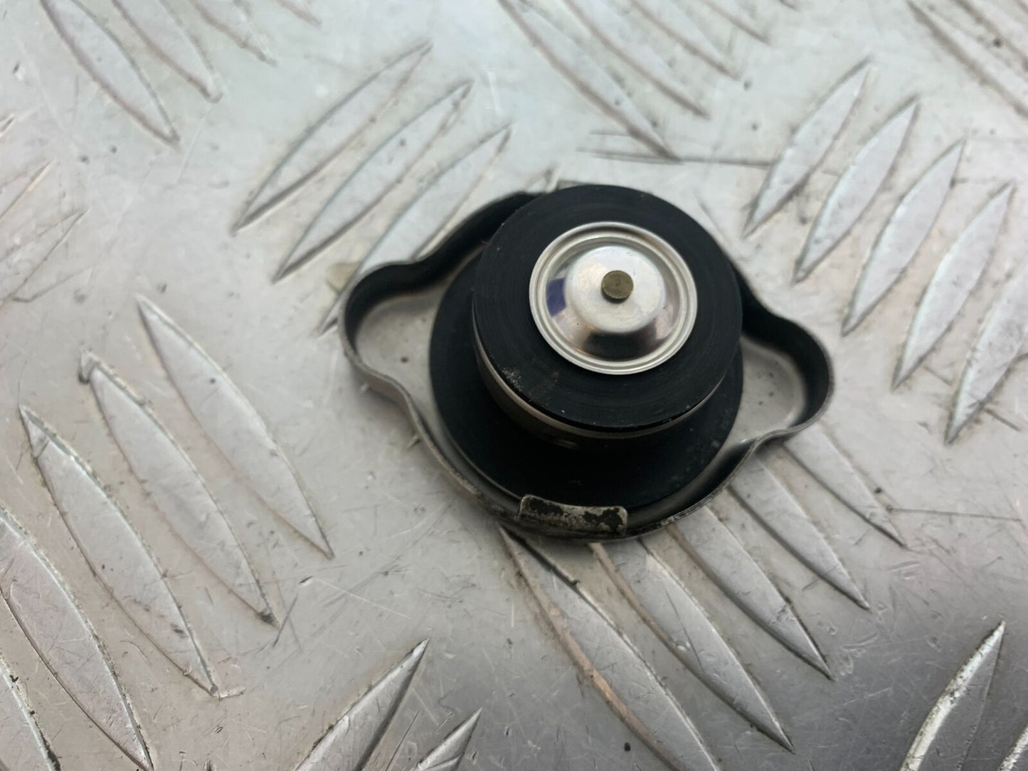 HONDA CBR600 CBR 600 RR RADIATOR CAP YEAR 2003-2004 CMB1086)