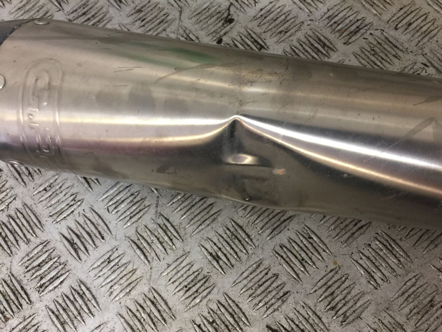 YAMAHA FZS1000 FAZER 1000 FZ1 SILENCER (DAMAGED) YEAR 2000-05 (STOCK 714)