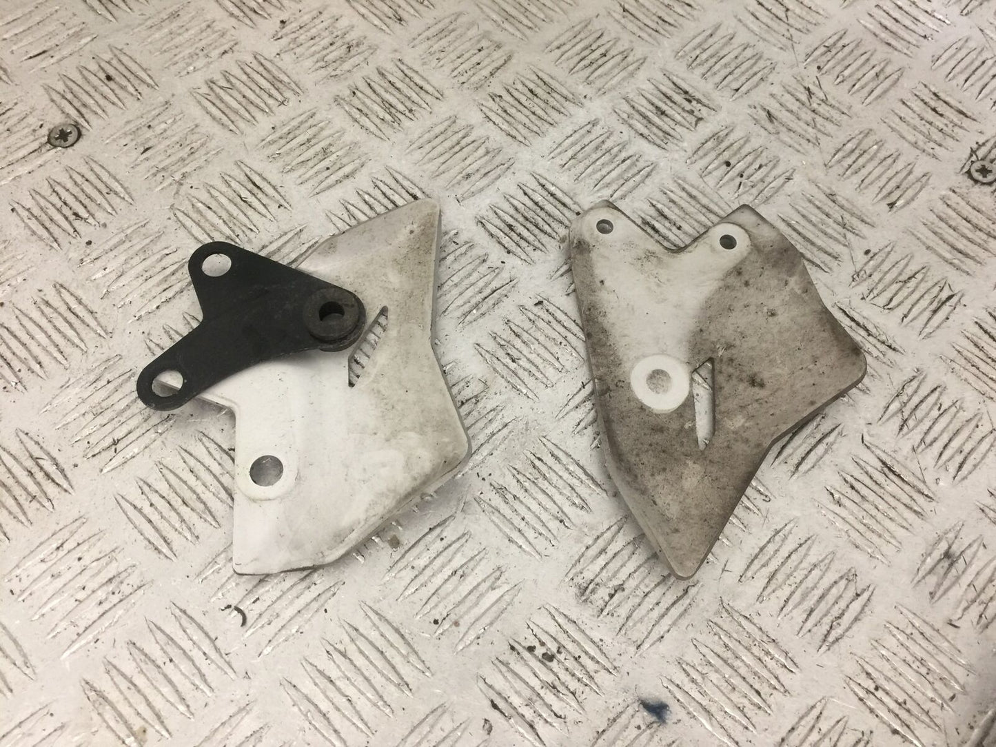 KAWASAKI NINJA 650 HEEL PLATES YEAR 2021 (STOCK 805)