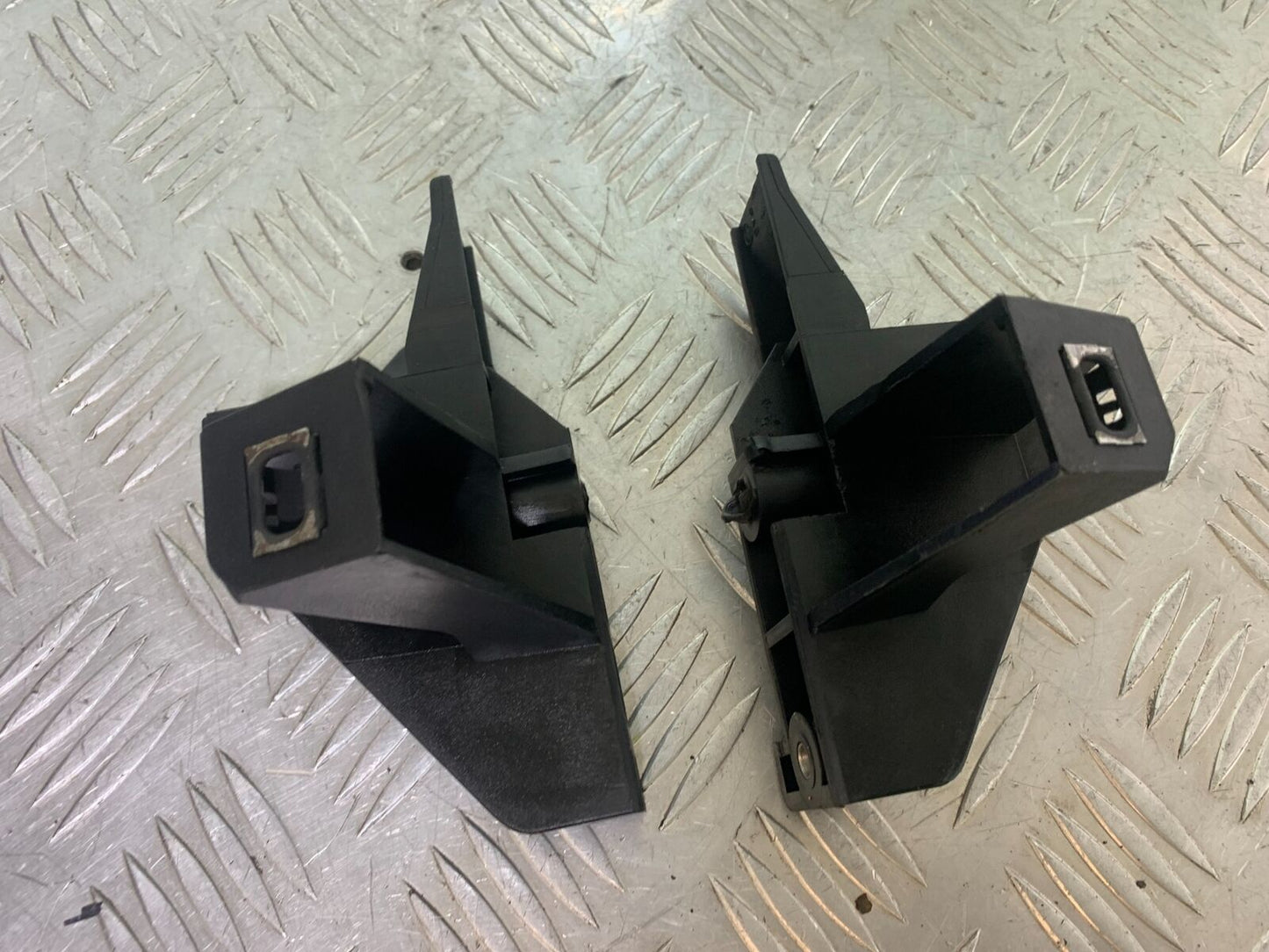 BMW R1100 RT R 1100 RT LEFT AND RIGHT BRACKETS YEAR 1996-2001 (CMB1095)