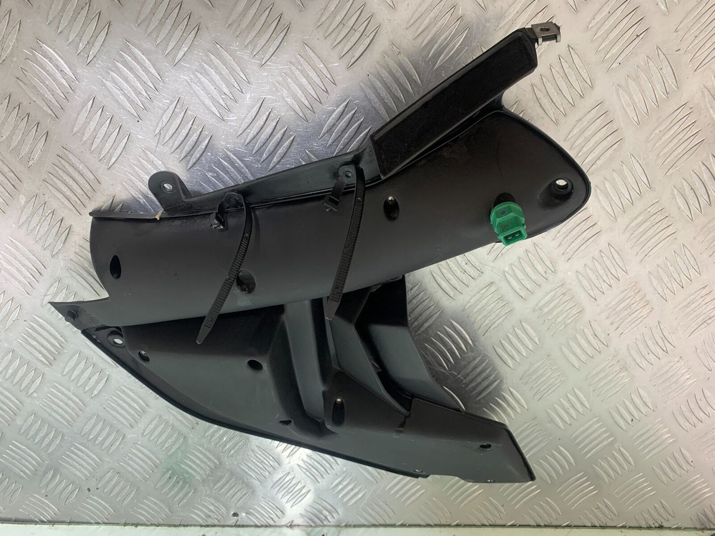 APRILIA FUTURA RST 1000 INNER FAIRING YEAR 2001-2005 (CMB1033)