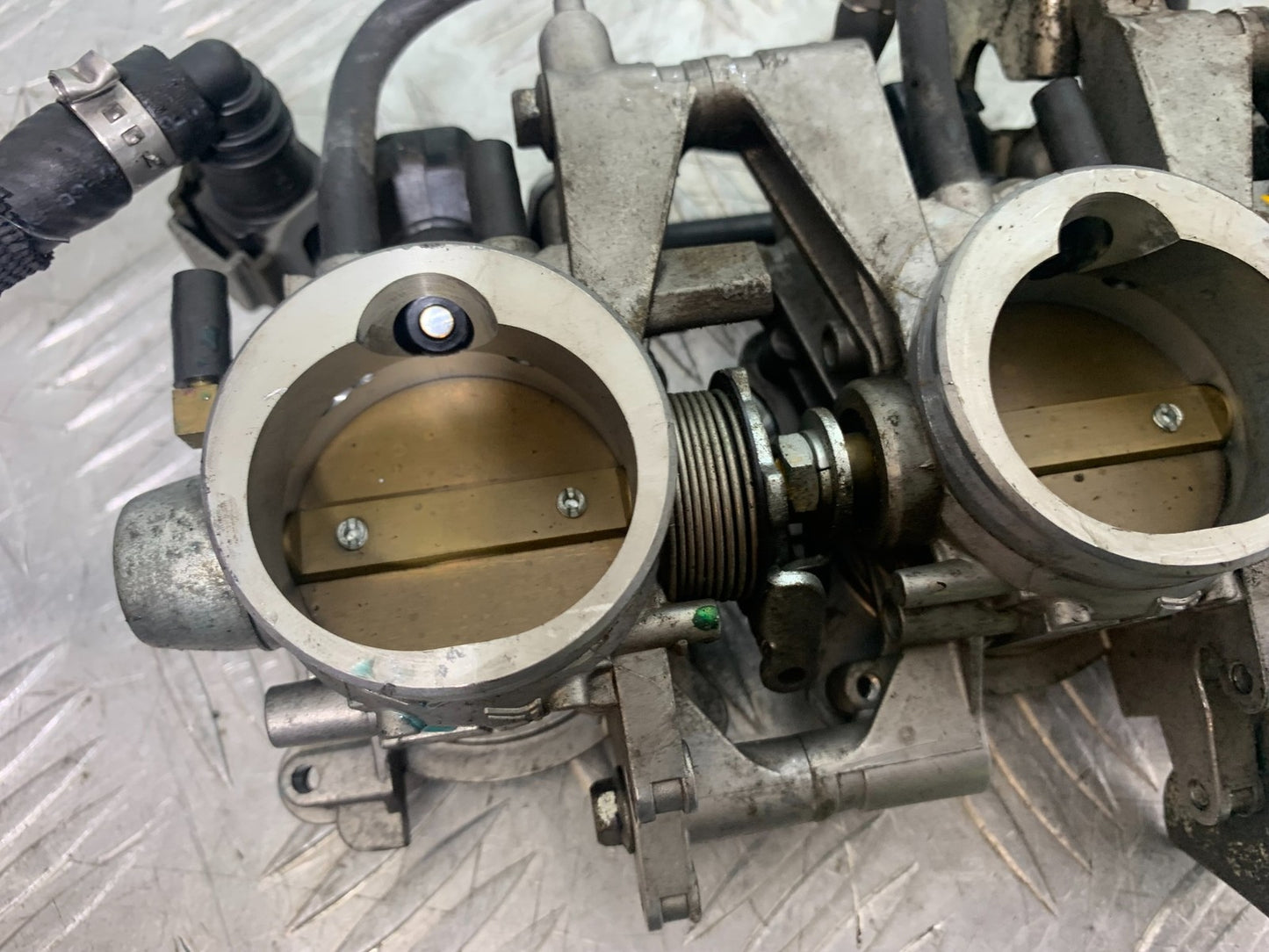 TRIUMPH 675 STREET TRIPLE R THROTTLE BODIES YEAR 2013 - 2016 (CMB1221)