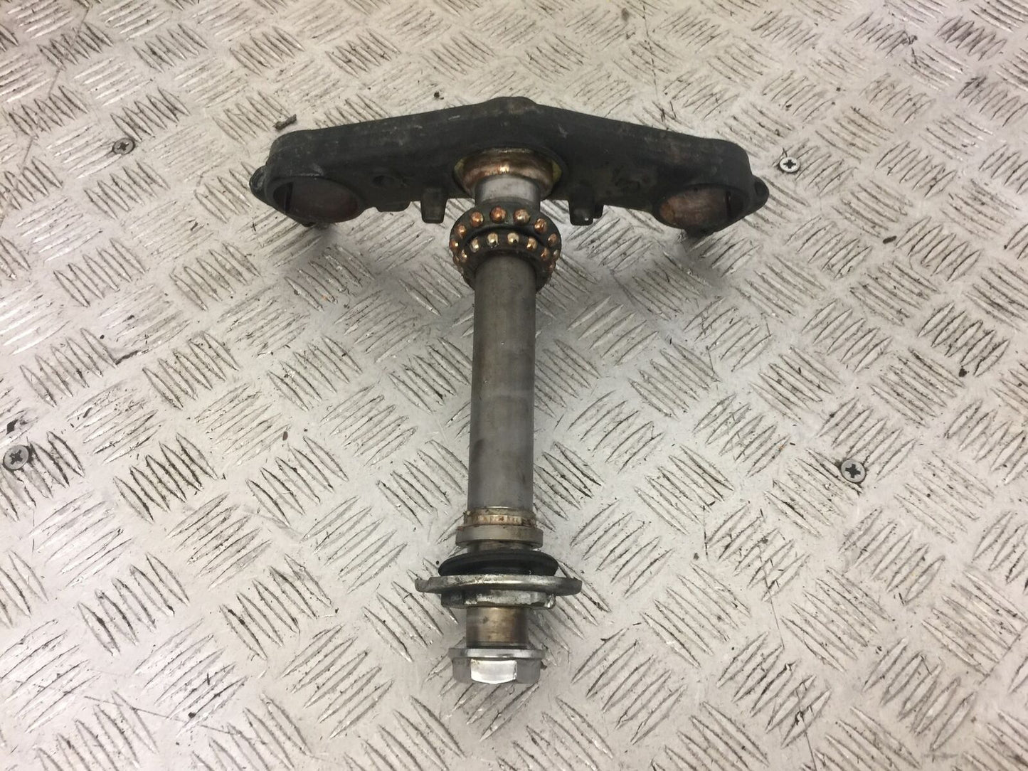 HONDA VTR1000 VTR 1000 FIRESTORM BOTTOM YOKE YEAR 1998 (STOCK 675)
