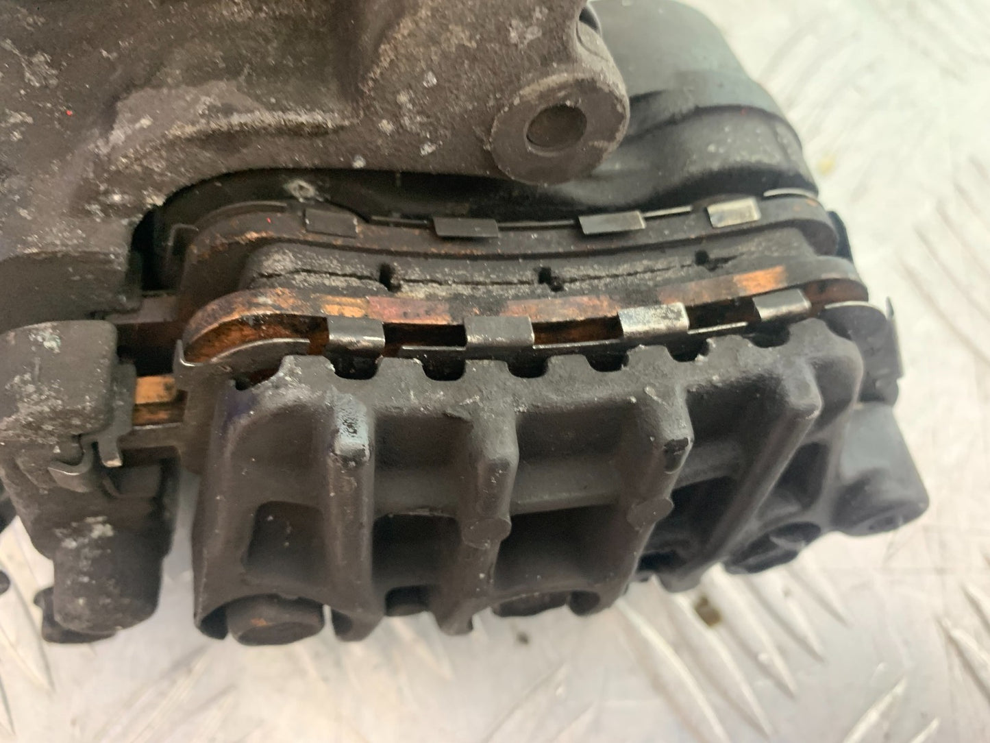 HONDA VFR800 PRE V-TEC FRONT LEFT CALIPER YEAR 1998-2001 (CMB1233)