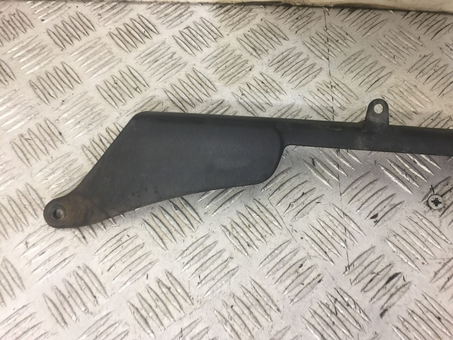 KAWASAKI ZX6R CHAIN GUARD YEAR 2009-2012 (STOCK 626)