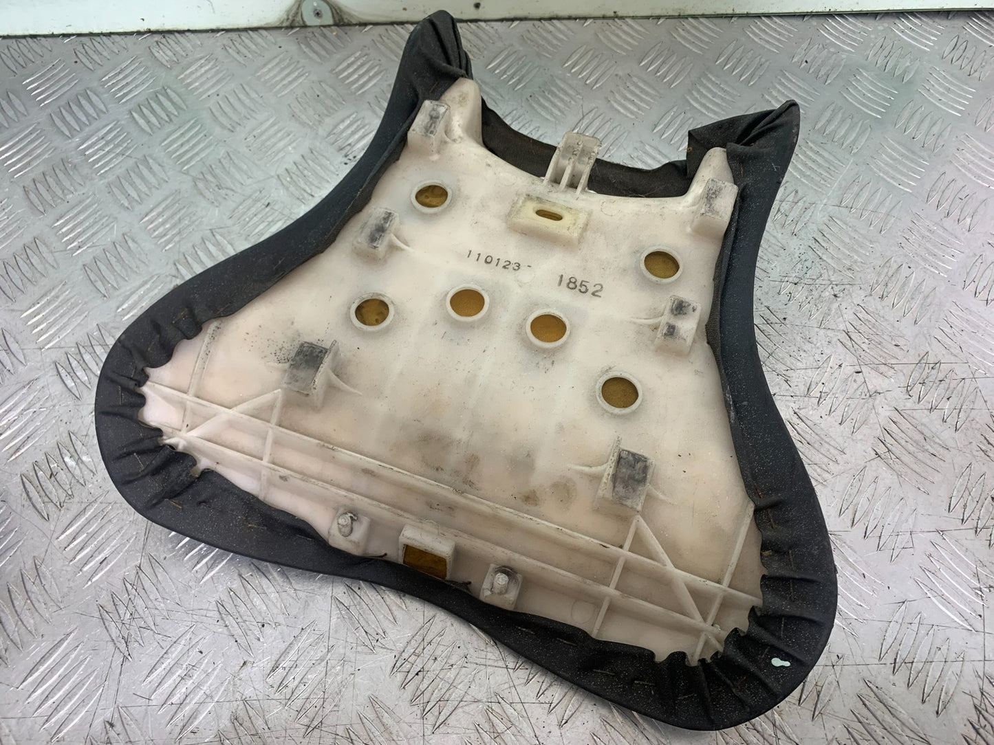 KAWASAKI ZX9R ZX9 C FRONT SEAT YEAR 1998-99 (CMB1213)