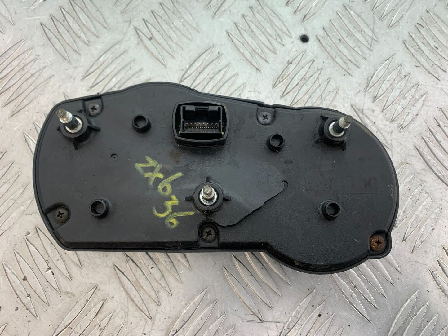 KAWASAKI ZX6R ZX636 CLOCKS SPEEDO DASH YEAR 2002 (CMB1100)
