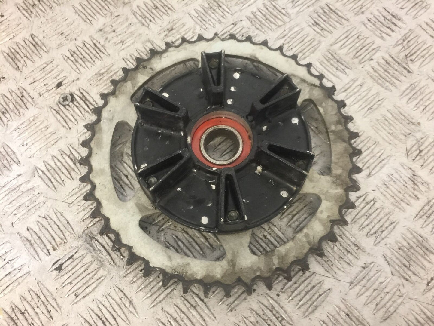 YAMAHA FZ6 SPROCKET CARRIER YEAR 2004 (STOCK 693)