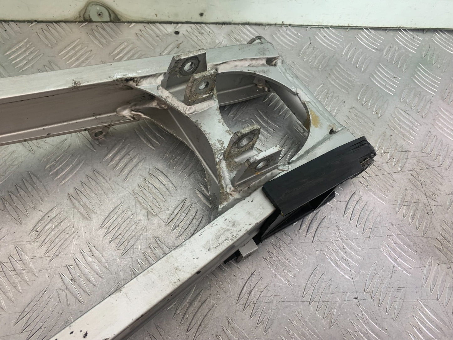KAWASAKI GPZ600 GPZ 600 SWINGARM YEAR 1988-90 (CMB1258)
