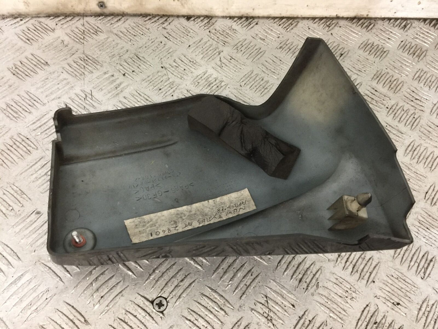 YAMAHA XVS 650 DRAGSTAR RIGHT SEAT PANEL YEAR 1996-2006 (STOCK 883)