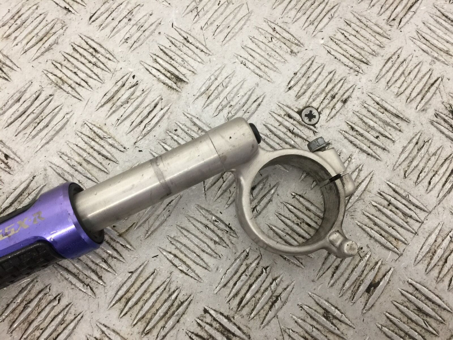 SUZUKI GSXR 600 K4 K5 LEFT BAR YEAR 2004-2005 (STOCK 778)