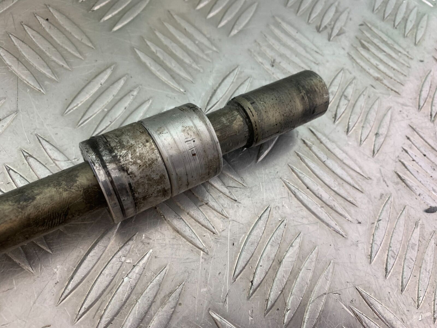 TRIUMPH TIGER 800 FRONT WHEEL SPINDLE YEAR 2011-2014 (CMB1113)