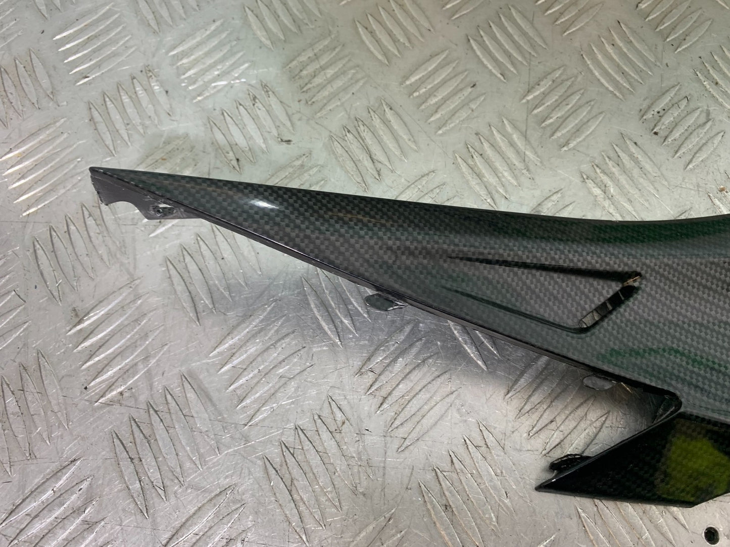 APRILIA TUONO 1000 V4R RIGHT SEAT PANEL YEAR 2011-13 (CMB1316)