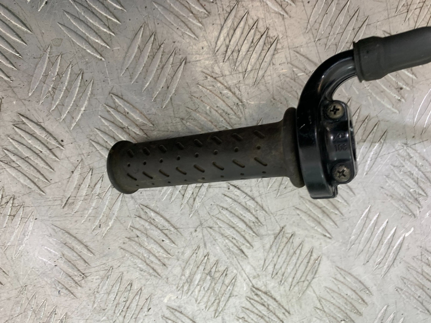 TRIUMPH 955I SPRINT RS THROTTLE AND CABLES YEAR 1999-03 (CMB1313)