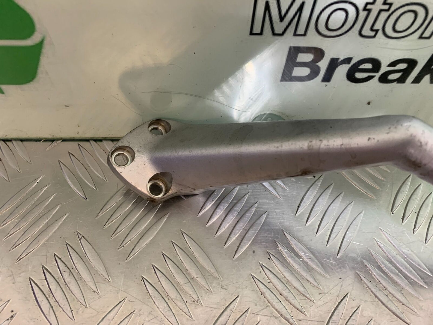 YAMAHA FJR1300 FJR 1300 RIGHT HANDLEBAR YEAR 2001-05 (CMB1005)