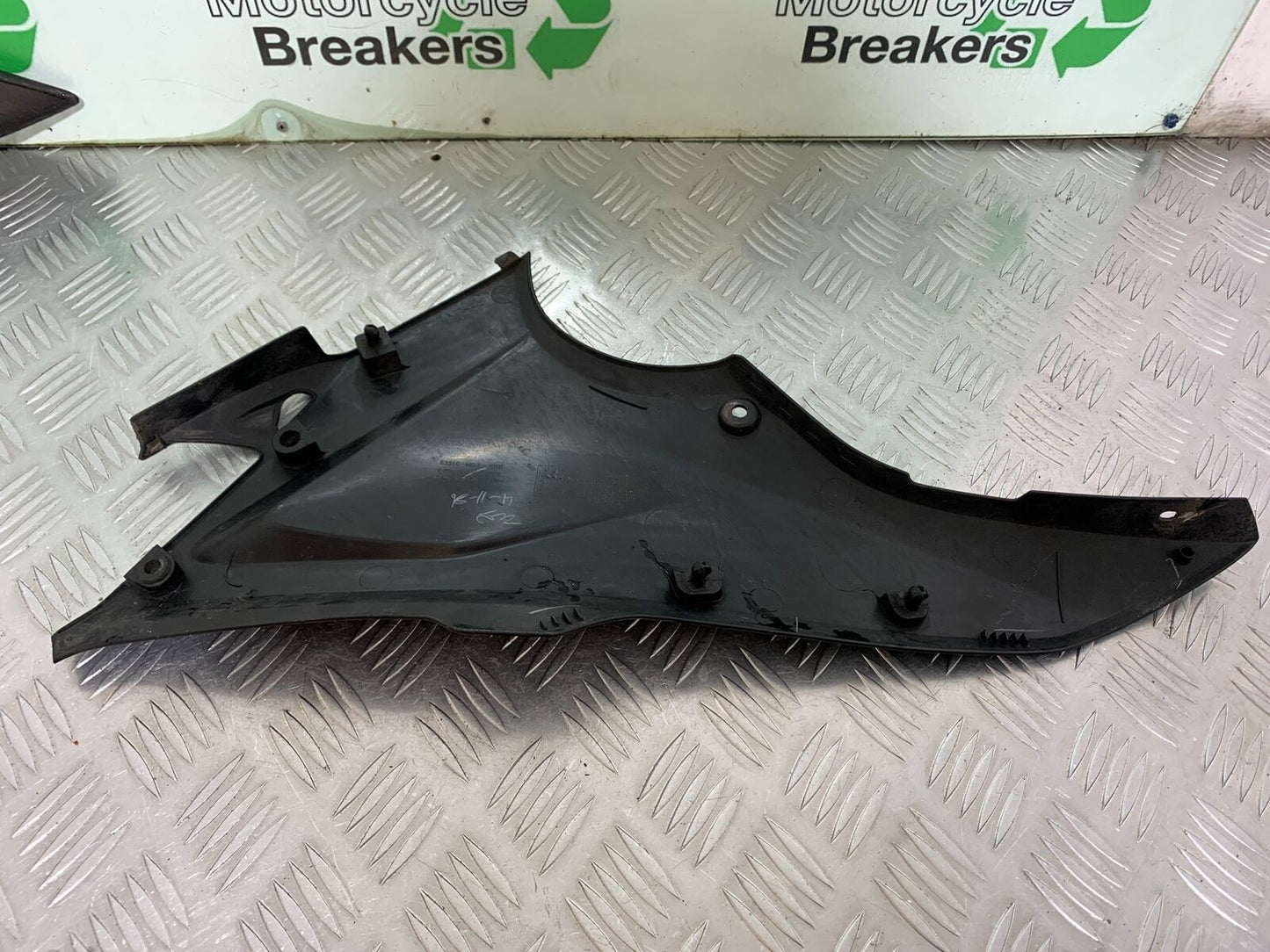 HONDA CBR500R CBR 500 R RIGHT FRAME COVER YEAR 2012-16 (CMB1048)