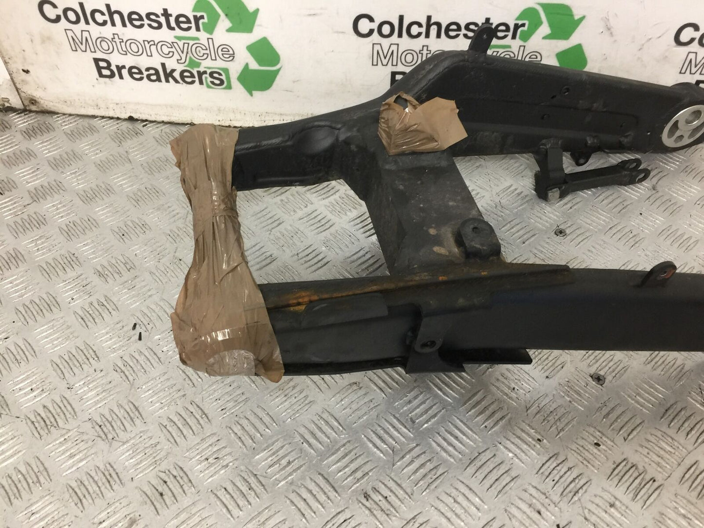 KAWASAKI NINJA 1000 SX Z1000SX SWINGARM YEAR 2019 (STOCK 830)